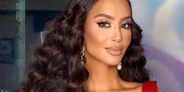 Me gjoksin zbuluar dhe lëvizjet që bën Dafina Zeqiri provokon imagjinatën e ndjekësve