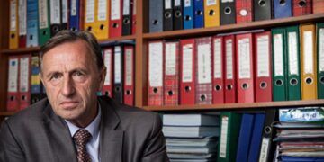 Sindikata thotë se sektori privat është i skllavëruar, të rinjtë po e braktisin vendin