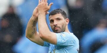 Në shenjë respekti për Agueron, Manchester City ngrit statujë pranë stadiumit