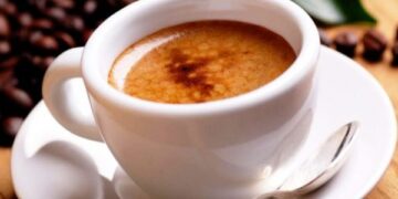 Si reagon trupi juaj kur e lini kafenë?