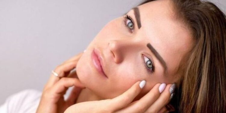 Çfarë duhet të bëni për riparimin dhe mbrojtjen e lëkurës?