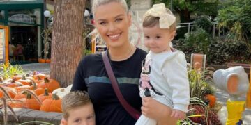 Është nënë e dy fëmijëve, por Learta me trupin e saj iu lë pa fjalë