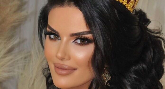 Ledjana e zjarrt, vë në pah gjoksin me fustan super të hapur