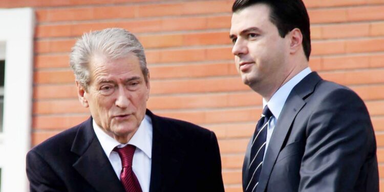 Shtyhet orari për të votuar ‘shkarkimin’ e Bashës: Procesi vijon derisa të votojë anëtari i fundit i PD
