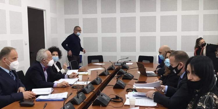 A do të mbyllen shkollat – Ministri i Shëndetësisë del me njoftim të ri