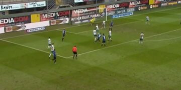 “Shpërthen” Florent Muslija, shënon dy gola në pjesën e parë për Paderborn