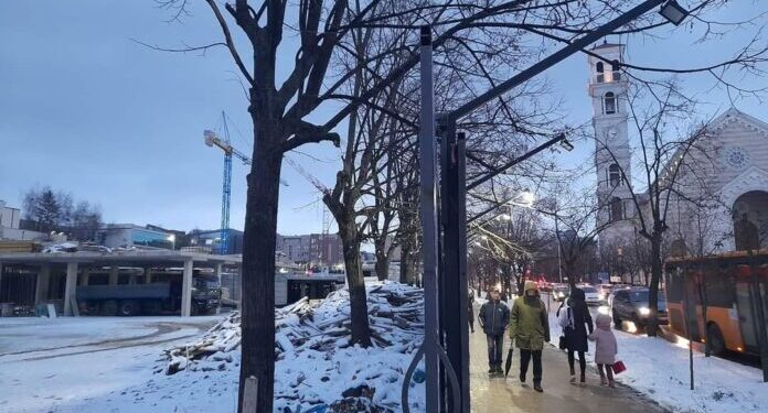 Kur do t’i vie fundi kolonave në kryeqytet, komuna tregon datën kur përfundon parkingu nëntoksor