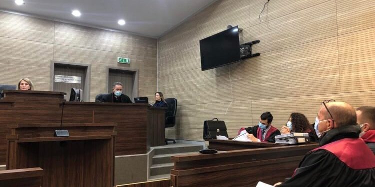 Avokati rezulton pozitiv me Covid-19, ndërpritet seanca në rastin për tentim vrasjen e kryeinspektorit në Mitrovicë