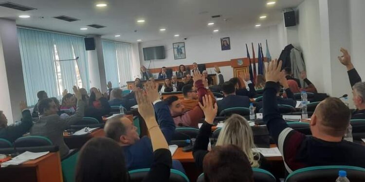 Kuvendi Komunal i Vushtrrisë aprovon buxhetin për vitin 2022