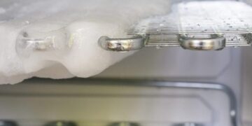 Shkrini frigoriferin për gjysmë ore: Ju duhet vetëm një gjë