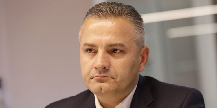 Bekim Jashari tregon se cilët nga ish-krerët e UÇK-së e kanë telefonuar nga Haga