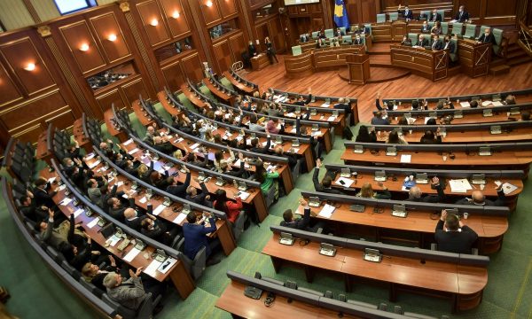 Nuk miratohen rekomandimet e opozitës për rishqyrtim të masave kufizuese