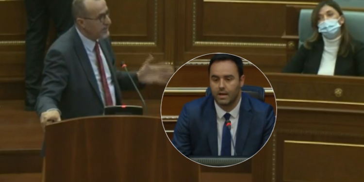 “Kamishi” përplaset me Haxhiun, ndërhyn Konjufca: A mundesh me ma lanë të qetë deputetin?