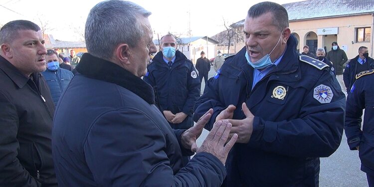 Në Gorazhdec të Pejës serbët protestojnë kundër vendimit të qeverisë për referendumin