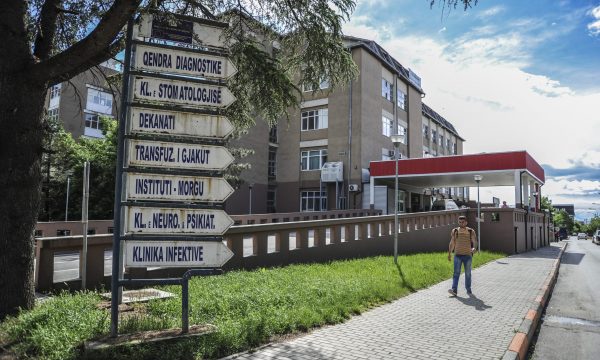 “Shpërthen” Covid-19 në gjinekologji në QKUK