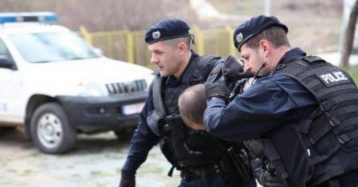 LAJMI I FUNDIT: Arrestohet një punonjës i Policisë në Gjilan, u kap me kokainë bashkë me djalin e tij