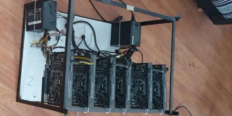 Vazhdon aksioni, policia sekuestron pajisje për prodhimin e kriptovalutave edhe në këtë komunë