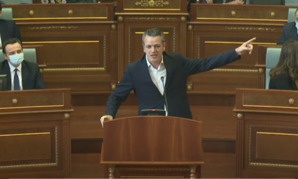 Gashi: Rryma po shtrenjtohet rreth 300%, çmimi sa në Itali e më i madh se në Francë