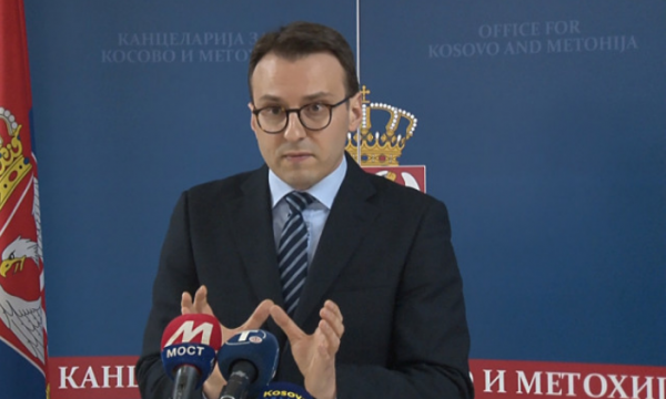 Petkoviq ‘çmendet’ pas rezolutës së Kuvendit kundër referendumit