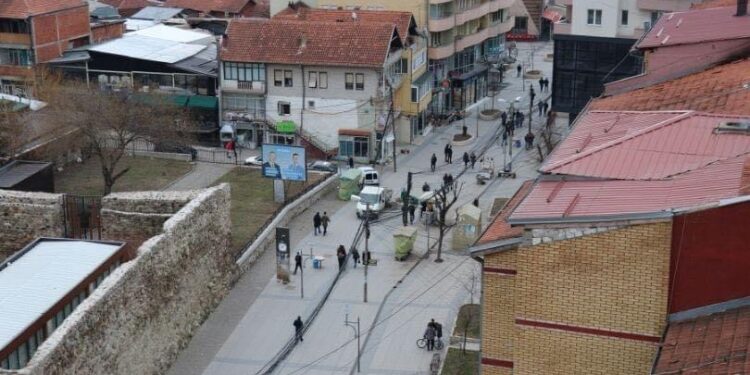 E turpshme: Arrestohet një djalë nga Vushtrria, rrahu nënën e tij