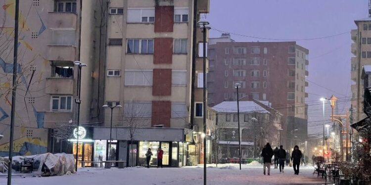 Covid-19 i merr jetën të riut nga Vushtrria