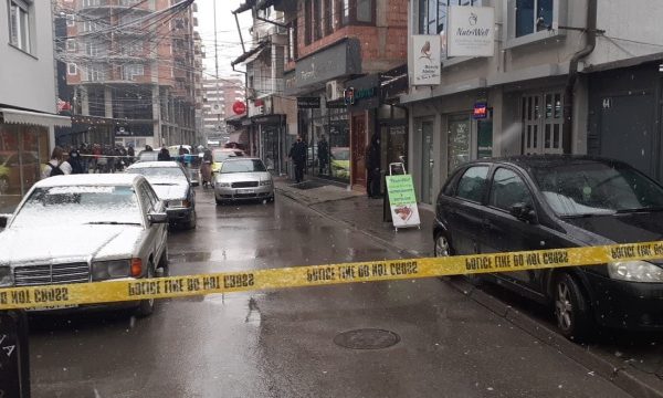 E plagosi në këmbë vetëm pse i ra borisë në kolonë, 1 muaj paraburgim për prizrenasin