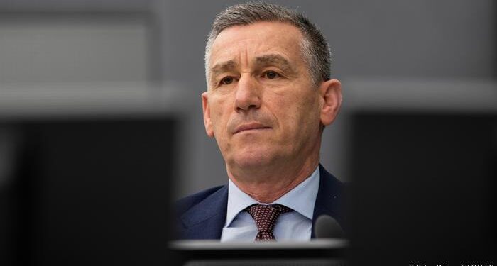 Familja e Kadri Veselit falënderon njerëzit që ju shkuan për ngushëllime