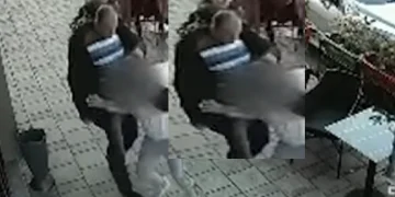 Babai shqiptar e godet me shqelm me sa ka fuqi fëmijën e tij midis qytetit