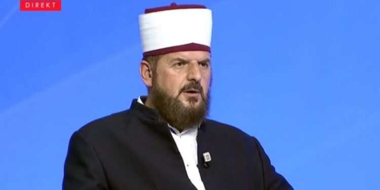 “4 kushtet kur lejohet”: Shefqet Krasniqi me tjetër koment për vendosjen e zemrës së derrit
