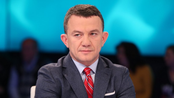 Ky është dhëndrri bukurosh”, Berat Buzhala ka komentuar martesën e vëllait të Mimoza Kusari-Lilës