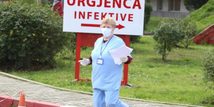 Omicron “shpërthen” në Shqipëri, rekord rastesh të reja në 24 orët e fundit