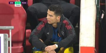 Irritohet Cristiano Ronaldo, trajneri afrohet dhe mundohet ta qetësojë