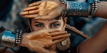 Njihuni me gratë e fisit që nuk besojnë në martesë, kanë të dashur sa të duan dhe kur të duan