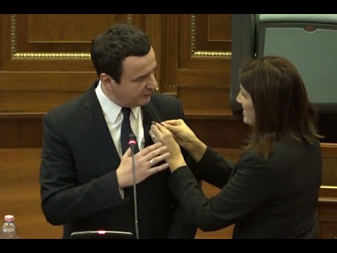 “Rri more rri, mos u frikëso”, Kurti lë seancën, Ganimete Musliu e quan frikacak