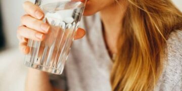 Pirja e kësaj pije para gjumit mund t’ju ndihmojë të flini gjatë natës