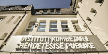 Mërgimtarët po testohen në IKSHPK për të udhëtuar jashtë vendit
