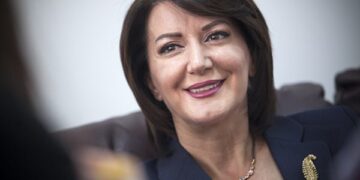 Nuk do ta njihni ish-presidenten Jahjaga me këtë ndryshim të madh