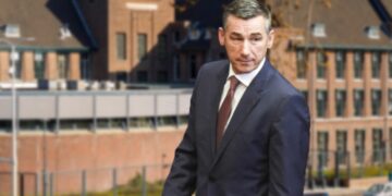 Gjykata Speciale pritet ta lirojë Kadri Veselin për varrimin e nënës së tij