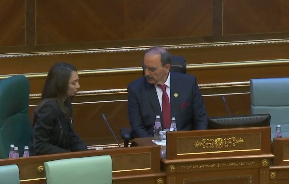 Jahja Kokaj, deputeti i Vetëvendosjes i cili ditën e ka 26 orë?!
