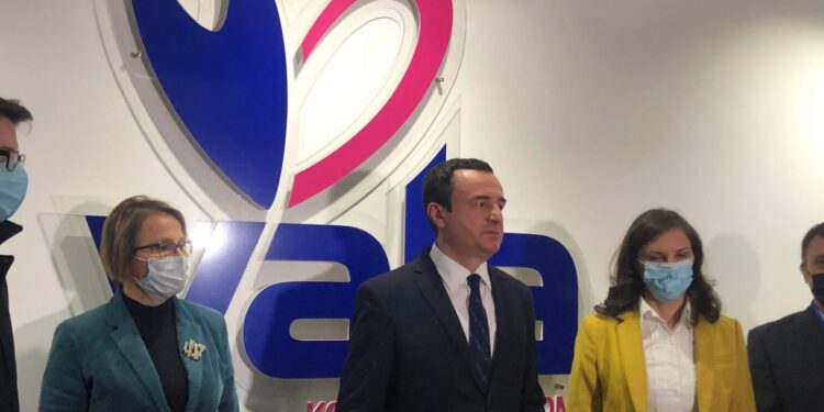 Kurti ja mësyen Telekomit të Kosovës: Tregon se si do ta zhvillojë këtë kompani