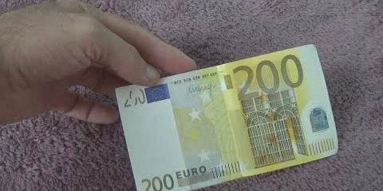 Mitrovicasi has në 200 euro të falsifikuara, lajmëron policinë