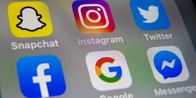 Mbi 3 milionë përdorues aktiv të rrjeteve sociale në Kosovë e Shqipëri gjatë vitit 2021