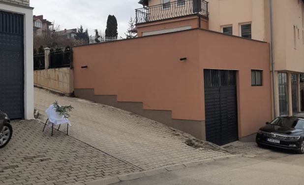 Sot bëhet varrimi i policit që u vra në Zllatar