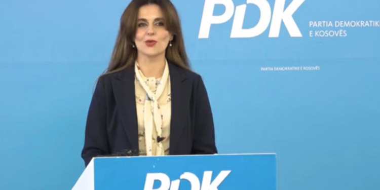 Facebook ia mbyll faqen, Çitaku reagon nga Twitteri: Kjo është qesharake