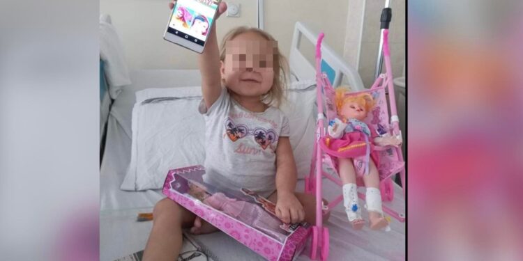 “Tash nuk të dhemb askund”, postimi prekës i babait të vogëlushes nga Kaçaniku që vdiq sot