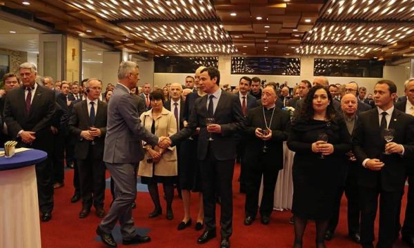 Kurti e Osmani as që e përmenden sot, por dikur priteshin si mysafirë të Presidentit Thaçi për pavarësi