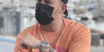 Ndodh edhe kjo -Punonjësit e një ‘Call Center’ detyrohen nga pronari të votojnë Donaldin?