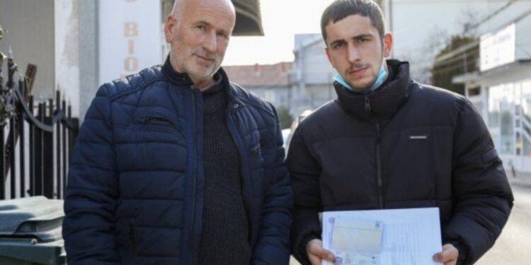 Vazhdon ikja e të rinjve: 19 vjeçari kosovar niset për Gjermani, në Kosovë dita 15 euro atje 17 euro ora
