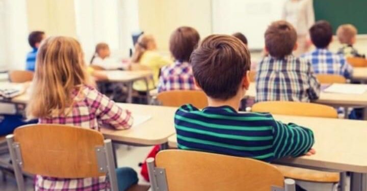 Ndodh edhe kjo në Mitrovicë: Arrestohet babai që nuk e la vajzën të shkonte në shkollë