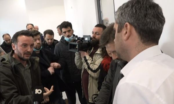 PSD-ja hyn në ZRRE, përplasen verbalisht me kryesuesin e bordit